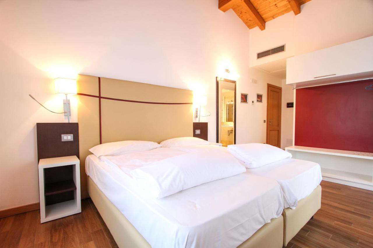 Thai Orchidee Restaurant&Rooms Garda  Exterior foto