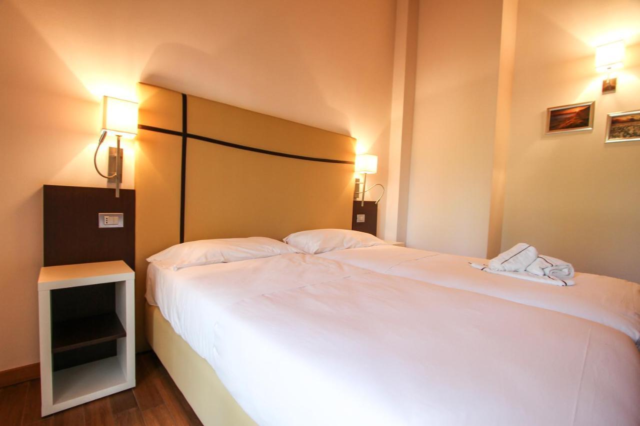 Thai Orchidee Restaurant&Rooms Garda  Exterior foto